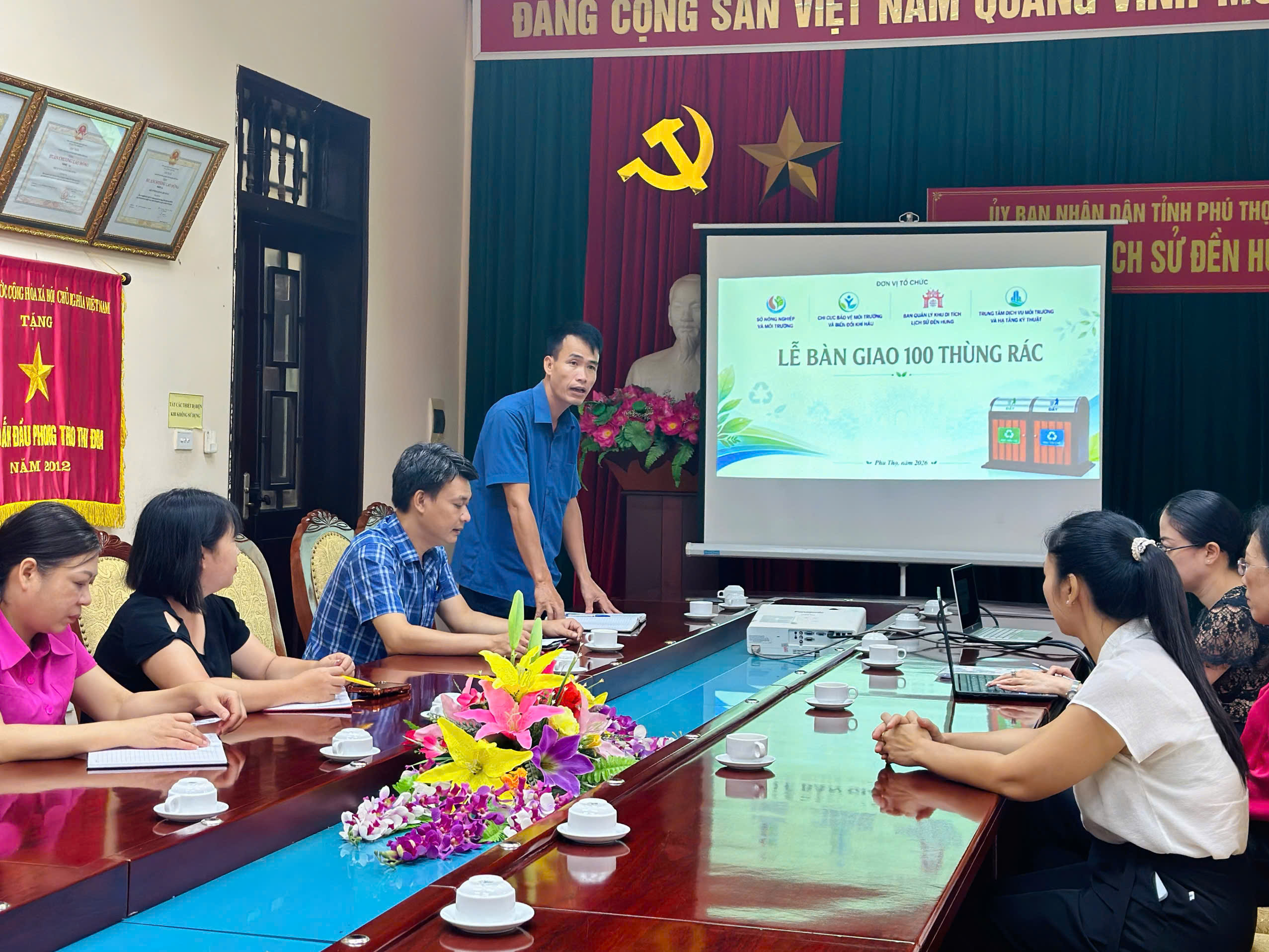 100 THÙNG RÁC PHÂN LOẠI ĐƯỢC BÀN GIAO CHO KHU DI TÍCH LỊCH SỬ ĐỀN HÙNG