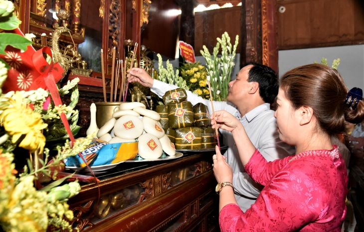Đi Đền Hùng dịp giỗ Tổ sắm lễ gì cho đúng và đủ?