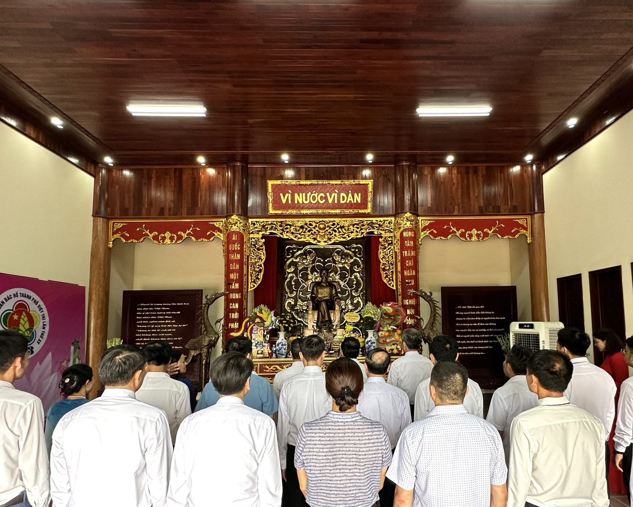 Khu di tích lịch sử Đền Hùng tổ chức lễ dâng hương tưởng niệm Bác Hồ tại khu lưu niệm Chủ tịch Hồ Chí Minh