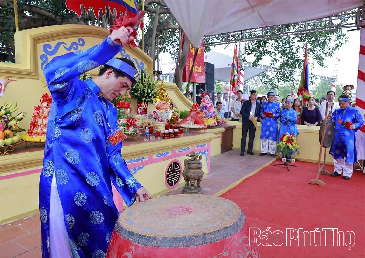 Lễ hội Vua Hùng dạy dân cấy lúa – Nét đẹp văn hóa đặc sắc trên quê hương Đất Tổ