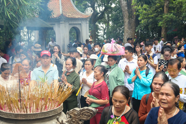 Quy trình dâng hương khi đi lễ Đền Hùng