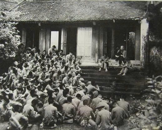 Tượng đài Bác Hồ tại Đền Hùng: Gạch nối linh thiêng giữa nguồn cội và thời đại