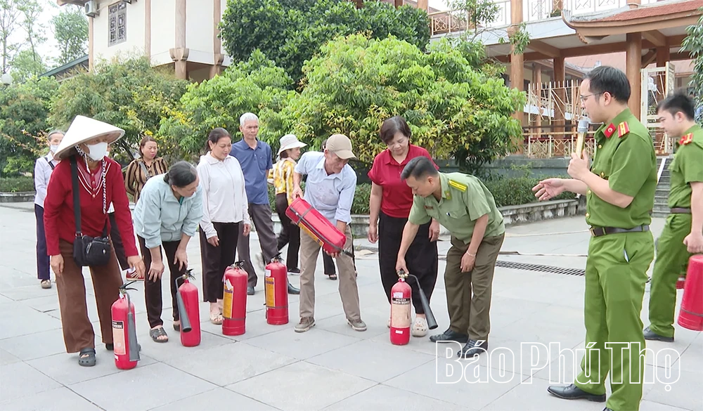 Tuyên truyền và thực tập phương án PCCC tại Khu di tích Đền Hùng